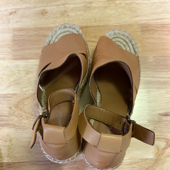 Treasure & Bond Tan Wedge Sandals - Picture 5 of 10